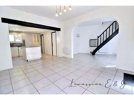 bury 60250 - maison de ville rénovée de 85m² sur 145m² de terrain