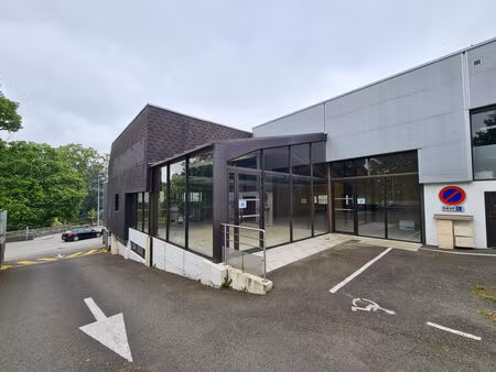 vente local commercial 340m2 orthez 64300 - 249000 € - surface privée