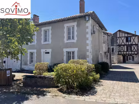 centre bourg  maison avec garage et jardin séparé
