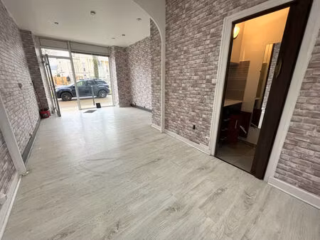 location commerce 25 m² à villeneuve-sur-lot (47300)