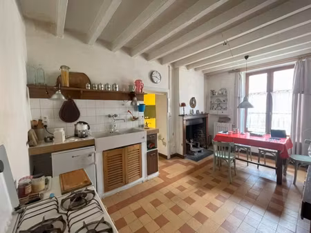 maison de village avec jardin clos de murs de plus de 2 000m².