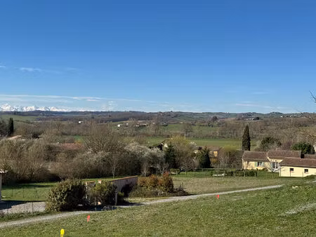 a vendre a sainte-suzanne : terrain de 1147 m2 viabilise avec vue pyrenees