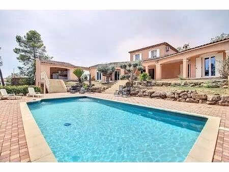 a vendre maison spacieuse avec piscine et terrain clos et arboré de 4000m² - un véritable.