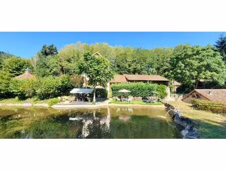 propriété à l'écart de toutes nuisances à 20 minutes de cluny