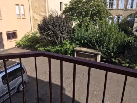 location meublée appartement 1 pièce 23 m² à moulins (03000)  375 €