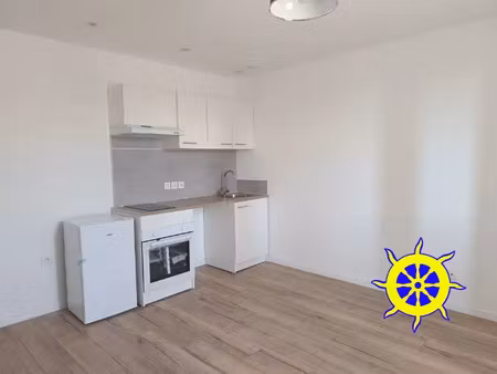 location appartement 2 pièces 36 m² à sigean (11130)  480 €