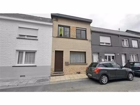 sous option - plus de visite - maison à rafraichir + jardin