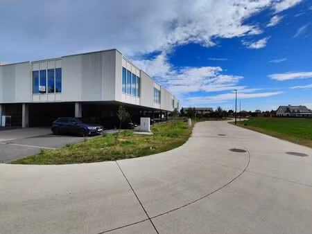 instapklare kantoorruimte (177 m²) te huur in bedrijfspar...