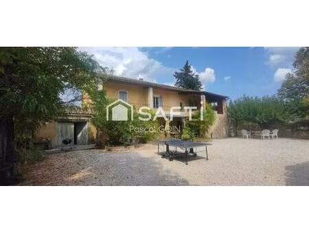 mas de caractère avec piscine au cœur du gard