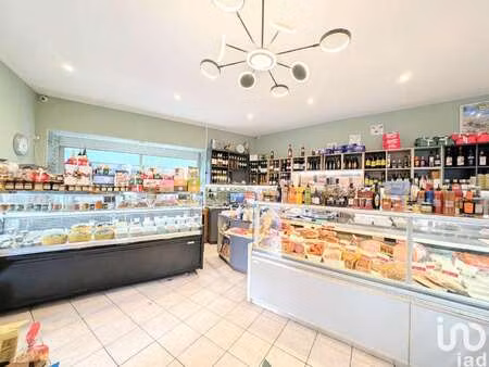 vente bureaux et commerces à saint-raphaël (83530) : à vendre / 60m² saint-raphaël