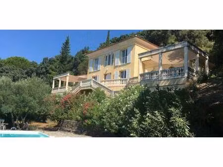 propriété avec piscine et jardin rayol-canadel-sur-mer (83)