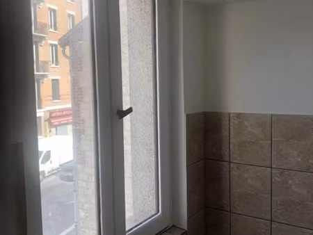 location appartement 1 pièce 40 m² à villeneuve-saint-georges (94190)  900 €