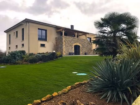 maison d'architecte à vendre à lentillac-saint-blaise