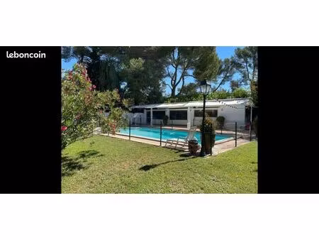 ? villa meublée de 200 m² avec piscine ?