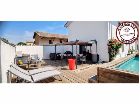 centre village à 10 min de trévoux maison de village rénovée de 4 chambres extérieur facil