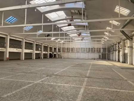 location locaux professionnels 4400 m² à la courneuve (93120)  36 833 €