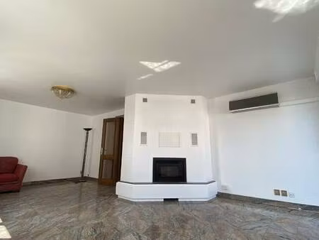 maison à plusieurs étages à louer