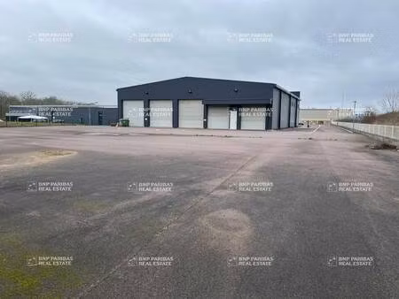 local d'activités à louer