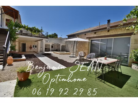 ensemble immobilier avec piscine et terrasses – cers (34)