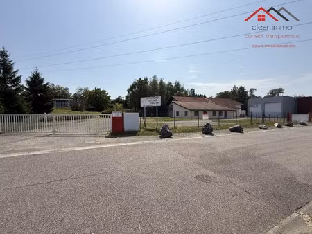 location local commercial