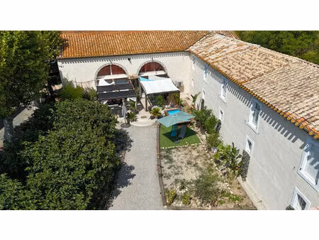 vente maison 5 pièces  400.00m²  floure