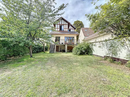 le vésinet - quartier des merlettes - maison de 140 m² avec grand jardin à 10 min de la ga