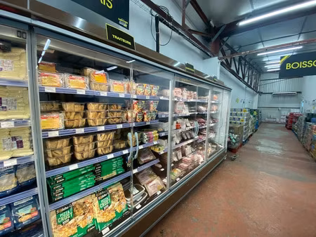 vente locaux professionnels 406 m² à peipin (04200)  290 000 €