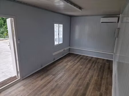 location locaux professionnels 1 pièce à le lamentin (97232)  450 €