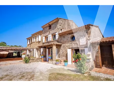 vente immeuble 644 m² à la motte (83920)  949 000 €
