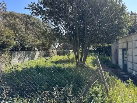 vente terrain 680 m² à loix (17111)  649 760 €