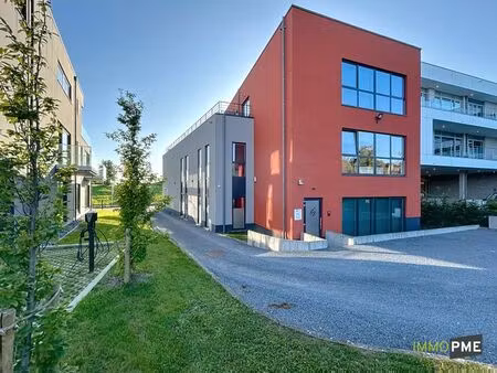 surface commerciale / de bureaux en sortie d'autoroute