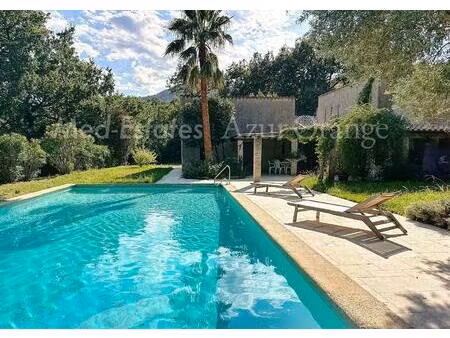 villa architectural sur grand terrain & au calme absolut