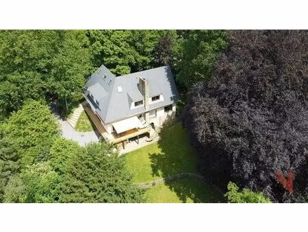 superbe villa dans un quartier résidentiel