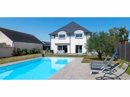 maison avec piscine et terrasse andard (49)