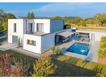 villa 7 pièces 302 m2