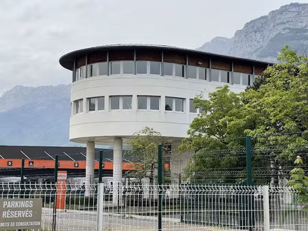 vente locaux professionnels 0 pièces 1317 m² à varces-allières-et-risset (38760)  1 627 68