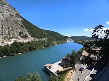 vente locaux professionnels 30 pièces 869 m² à sisteron (04200)  1 294 000 €