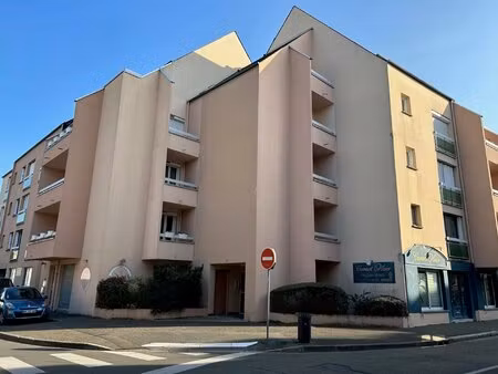 a vendre - studio meublé à chartres hyper centre ville