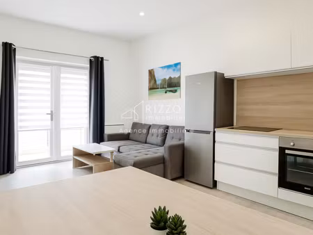 peron appartement t4 avec terrasse  jardin et 2 parkings