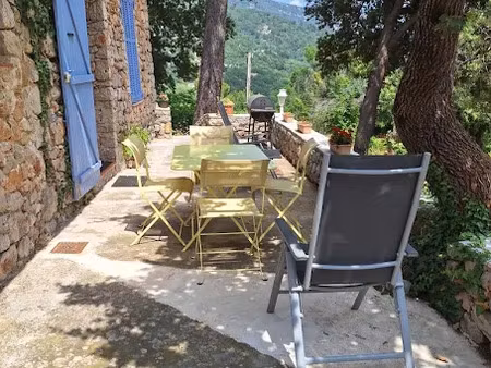 location meublée maison 2 pièces 40 m² à bargemon (83830)  950 €