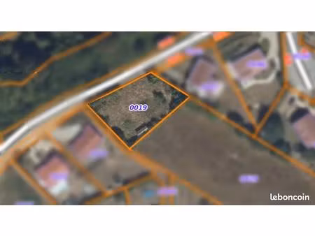 terrain 745 m² damville