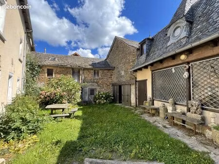 maison 8 pièces 220 m²