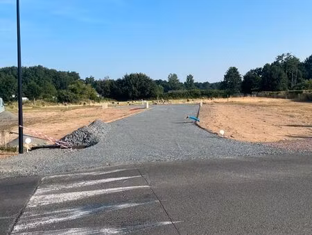 vends terrain à construire viabilisé au calme