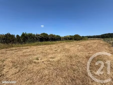 terrain 1 530 m² mouledous