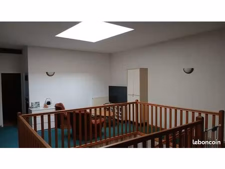 maison 250 m2  7 pièces