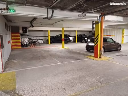 emplacement de parking véhicule en sous-sol sécurisé