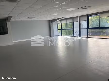 bureaux 135 m²