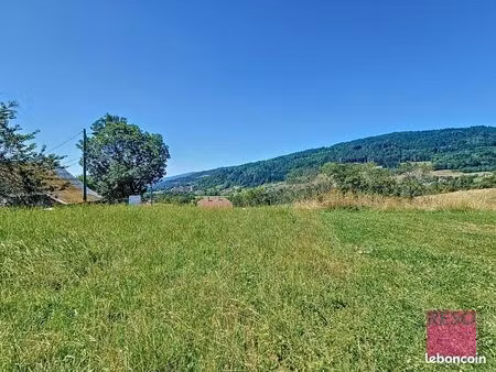 terrain 719 m² habere poche