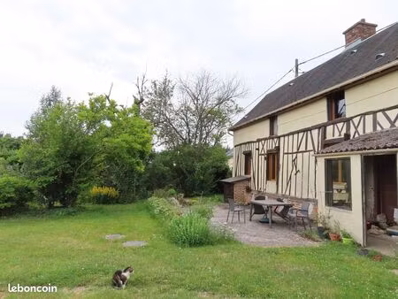 particulier (agences s’abstenir)  vend longère à colombages de 124 m2  sur 2 niveaux  et s