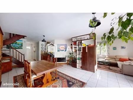 maison 6 pièces 137 m²